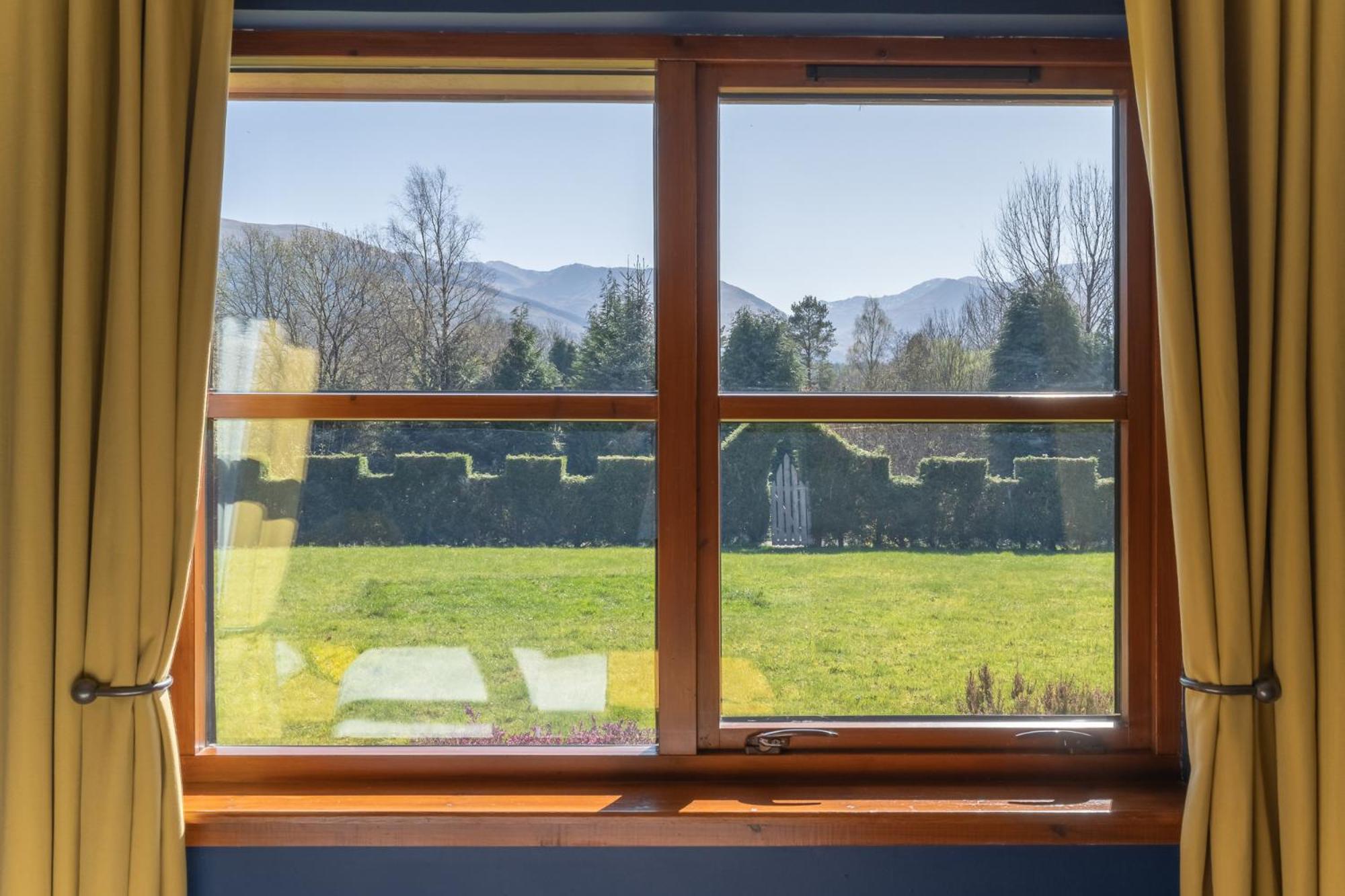 Mizpah Bed & Breakfast Near Ben Nevis Highlands 罗伊桥 外观 照片